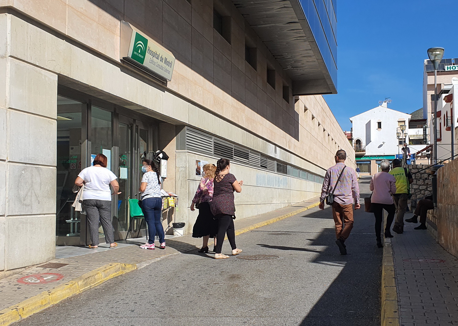 El PSOE denuncia la “insostenible” situación que atraviesa la sanidad pública en la costa y provincia